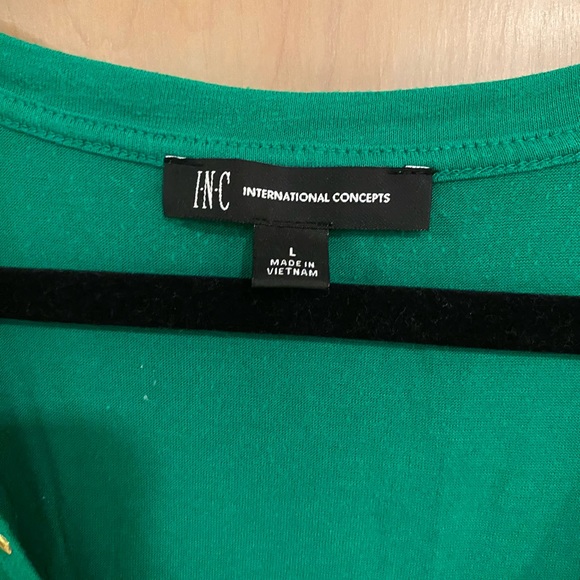 Green sleeveless blouse size Large - Picture 2 of 3